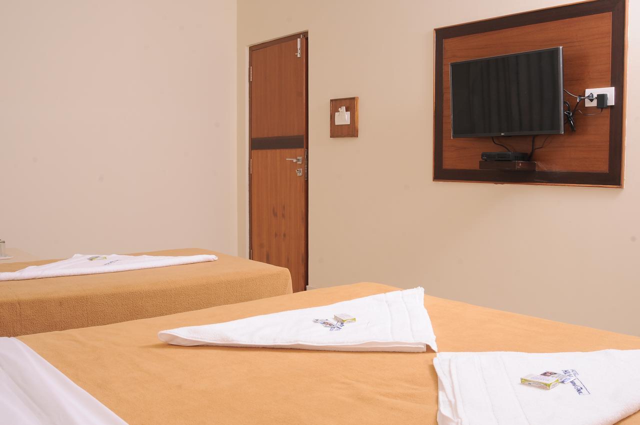 Hlv Grand Inn Бангалор Экстерьер фото