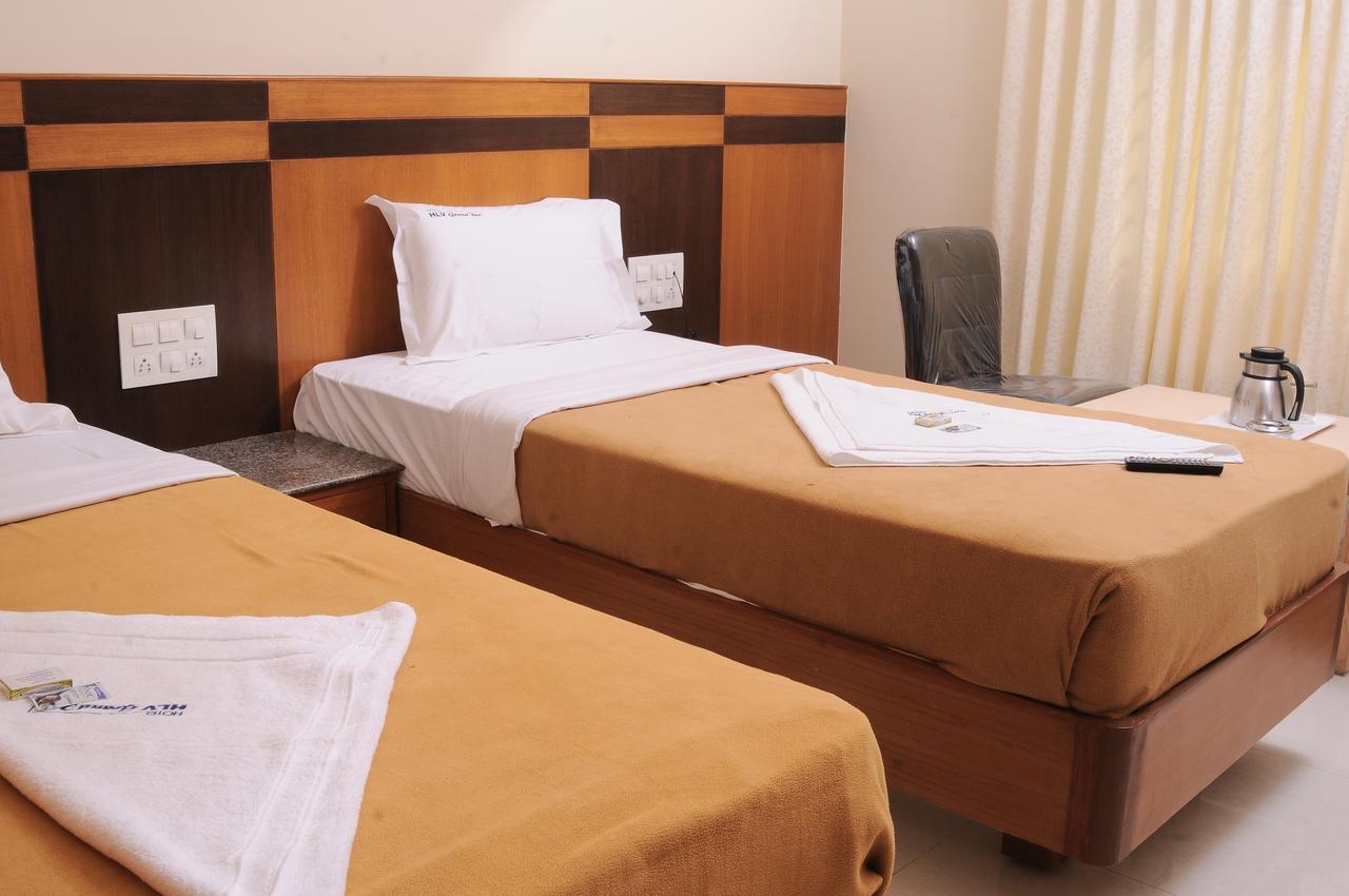 Hlv Grand Inn Бангалор Экстерьер фото