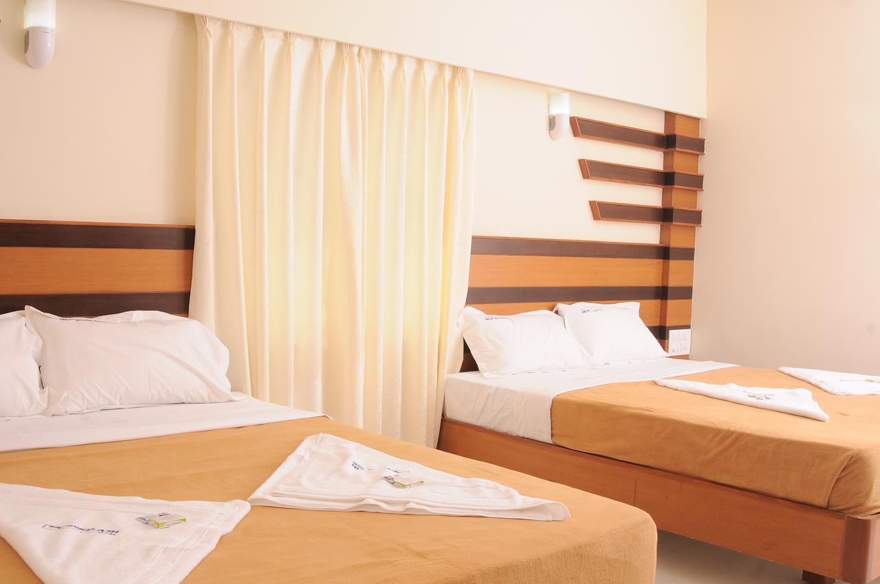 Hlv Grand Inn Бангалор Экстерьер фото