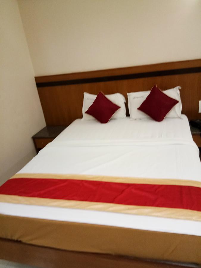 Hlv Grand Inn Бангалор Экстерьер фото